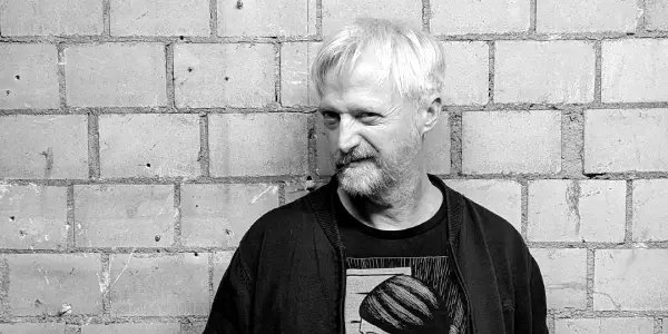 Chris von EHAR am Mikrofon